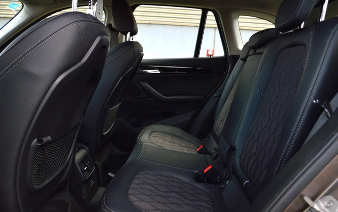 BMW X1 cena 119900 przebieg: 57000, rok produkcji 2019 z Zdzieszowice małe 497
